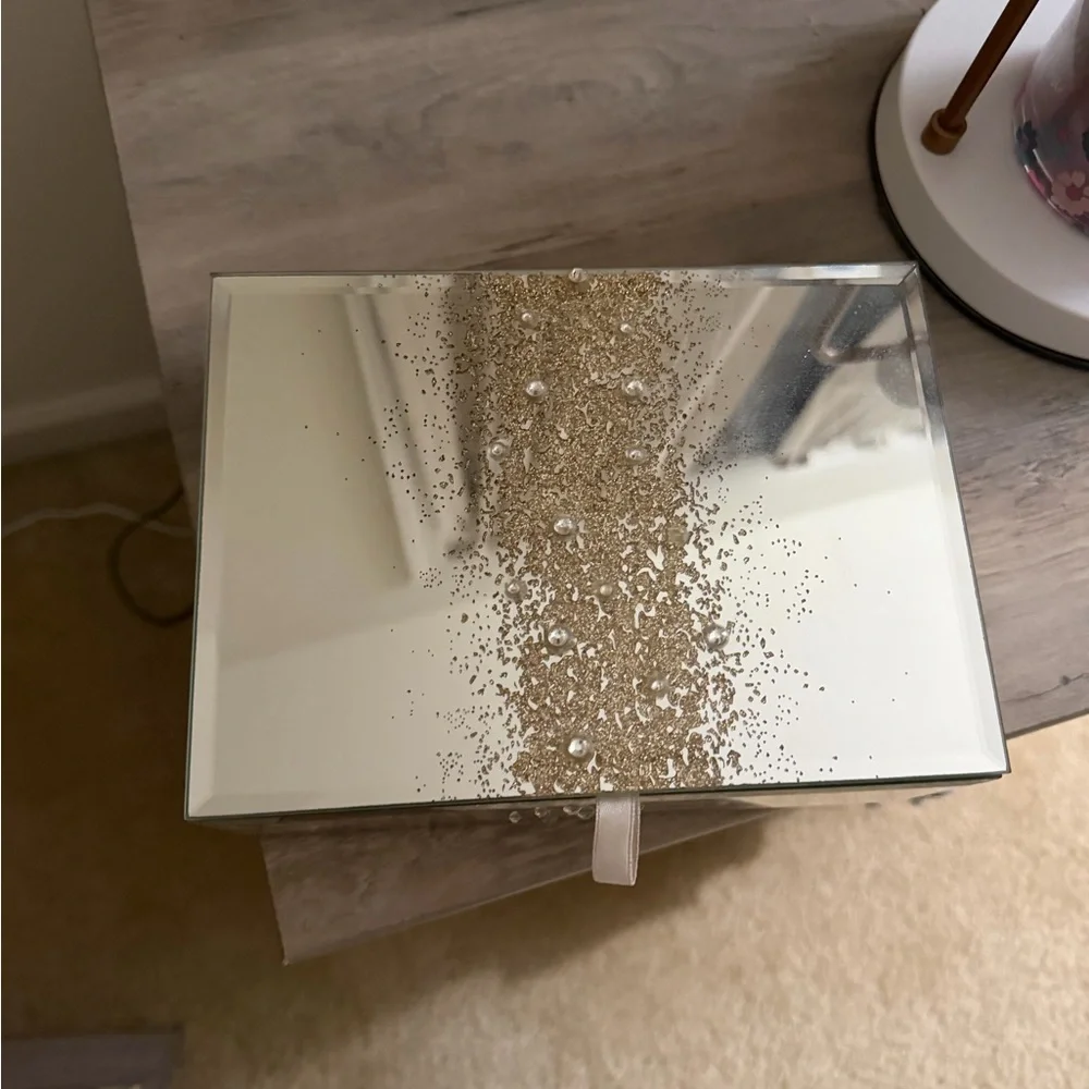 Elegant Gold Jewelry Box